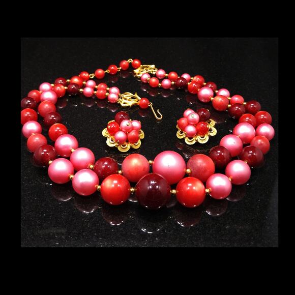 Vintage 1960s Red Pink Lucite Bead Necklace Earring Set Gold Tone Mid Century - Picture 10 of 10